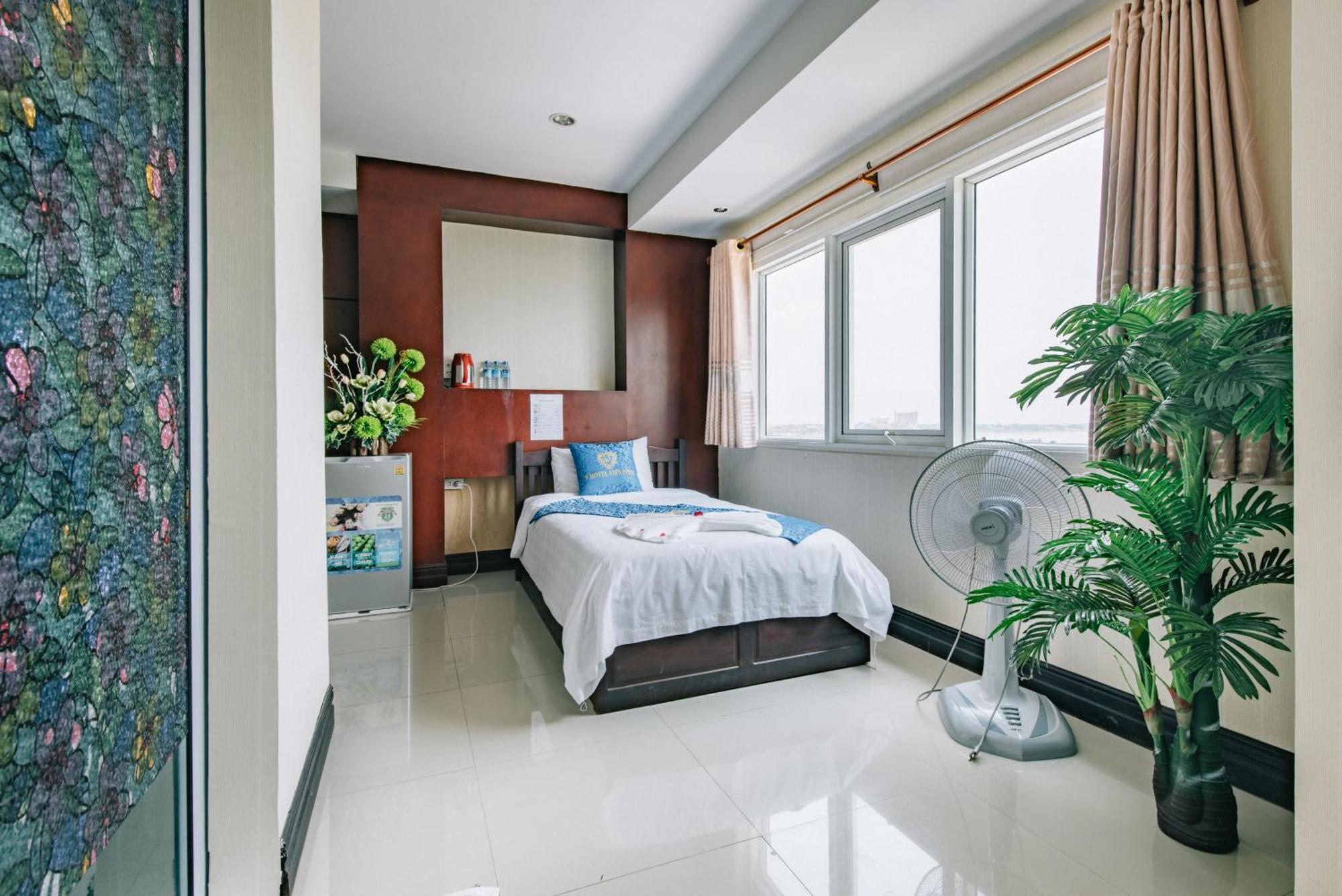 V Hotel Vientiane Exterior photo